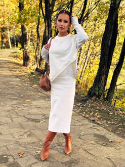 Asymmetric “Senti” Sweatshirt – Cream