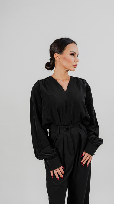 Shirt with V neckline and covered buttons