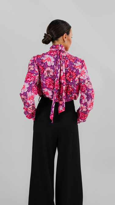 Viscose shirt in floral motif with tie at the neck