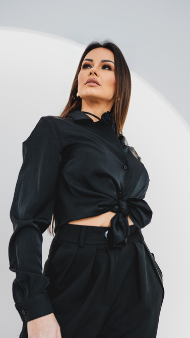 Satin shirt in black