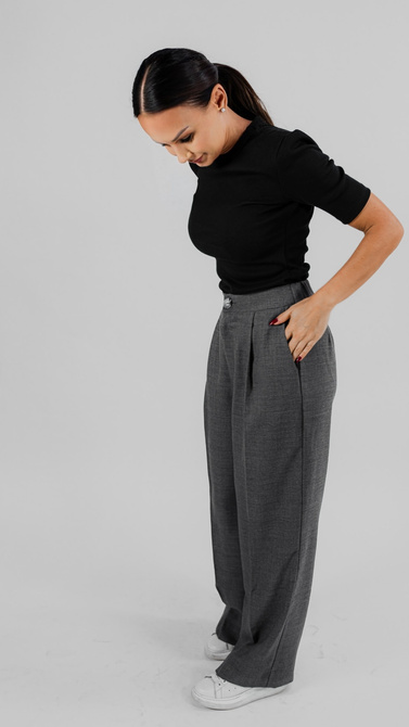 Straight cut wool pants in grey color