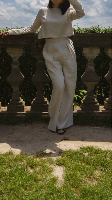 Wide linen pants with double pleats and covered zipper