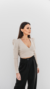 V neck blouse with shoulder buffets