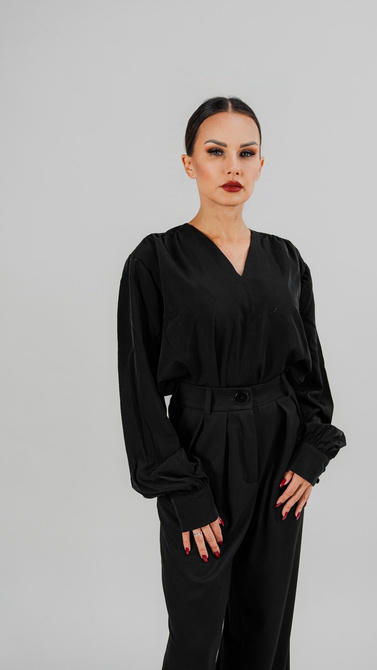 Shirt with V neckline and covered buttons
