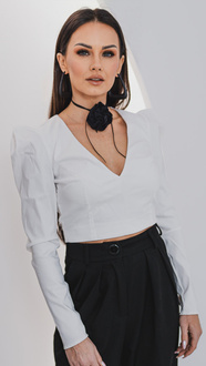 V neck blouse with shoulder buffets