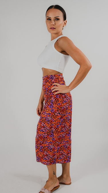 Viscose skirt in floral pattern with tie at waist